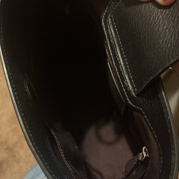 Coach Sophie Bucket bag with adjustable strap and magnet closure.Never worn. - Picture 2 of 6